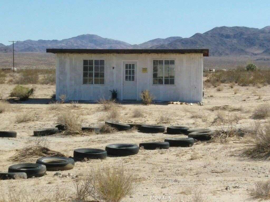 5.68 Acres of Residential Land with Home for Sale in Twentynine Palms, California