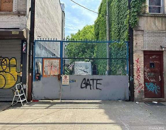 0.03 Acres of Mixed-Use Land for Sale in Brooklyn, New York
