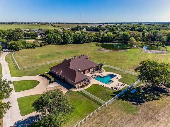 17.022 Acres of Land with Home for Sale in Waxahachie, Texas