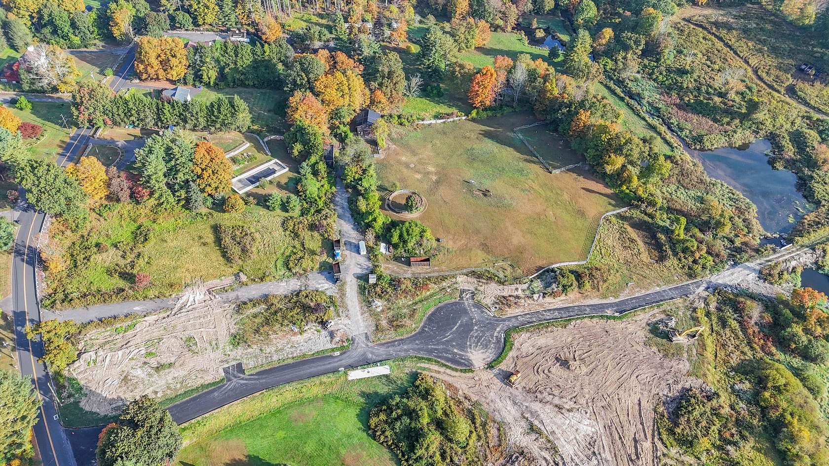 3.32 Acres of Residential Land for Sale in Middlebury, Connecticut