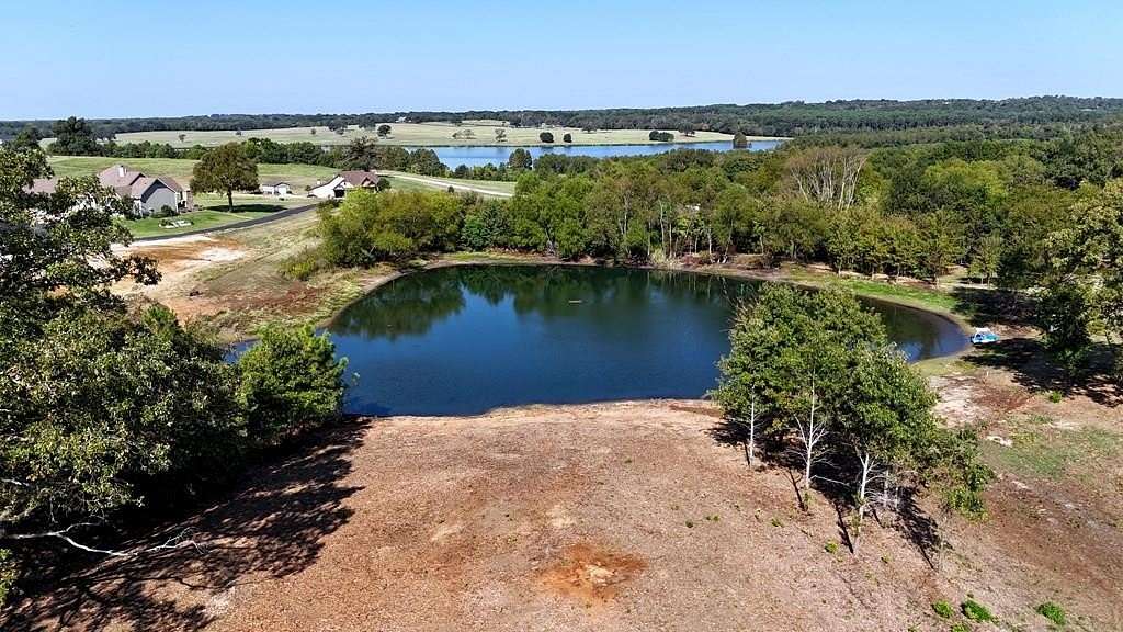 1.636 Acres of Residential Land for Sale in Athens, Texas