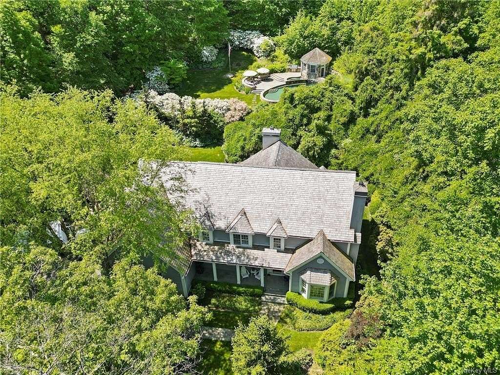 3.64 Acres of Residential Land with Home for Sale in Pound Ridge, New York