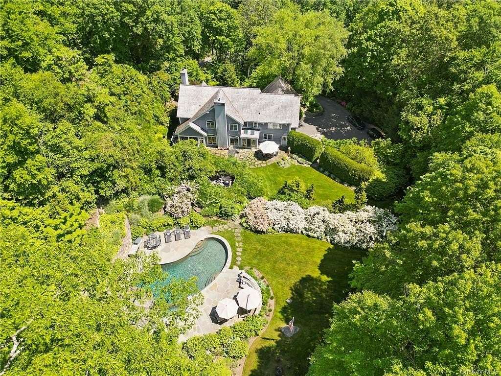 3.64 Acres of Residential Land with Home for Sale in Pound Ridge, New York