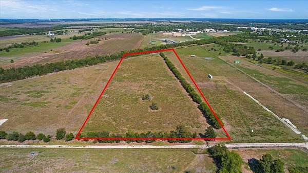 10.2 Acres of Land for Sale in Celeste, Texas