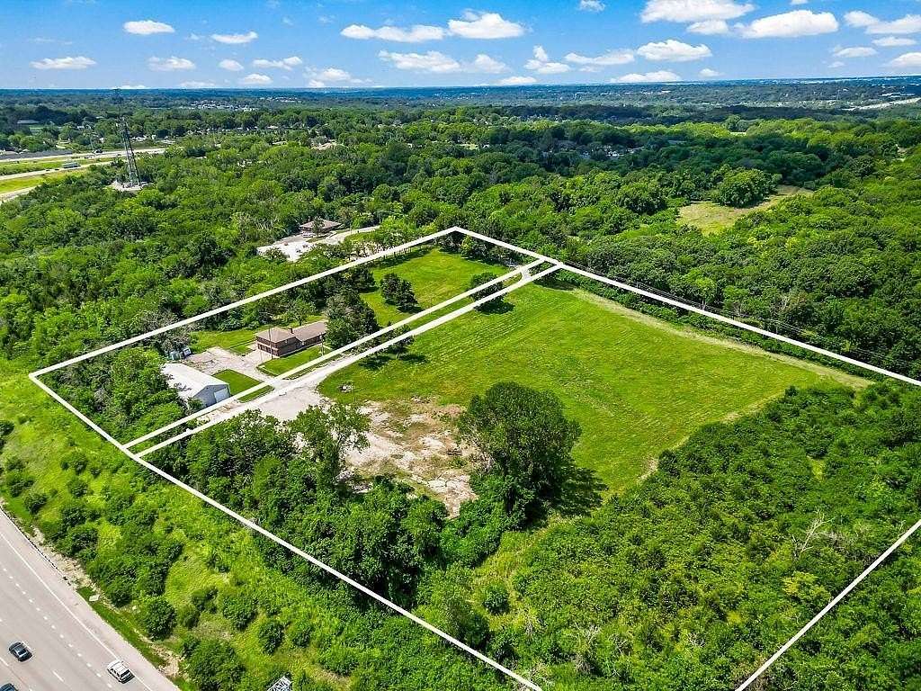 10 Acres of Residential Land with Home for Sale in Kansas City, Missouri