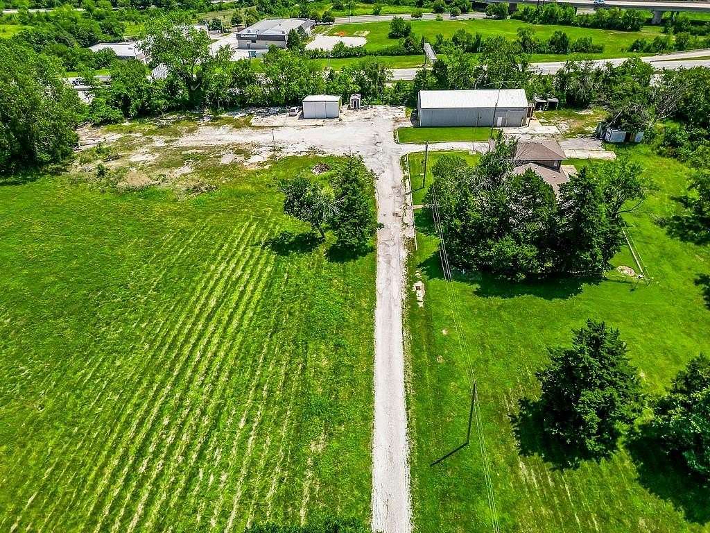 10 Acres of Residential Land with Home for Sale in Kansas City, Missouri