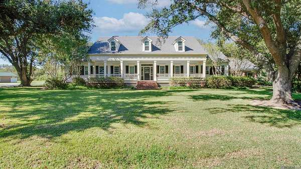 1.4 Acres of Land with Home for Sale in Golden Meadow, Louisiana