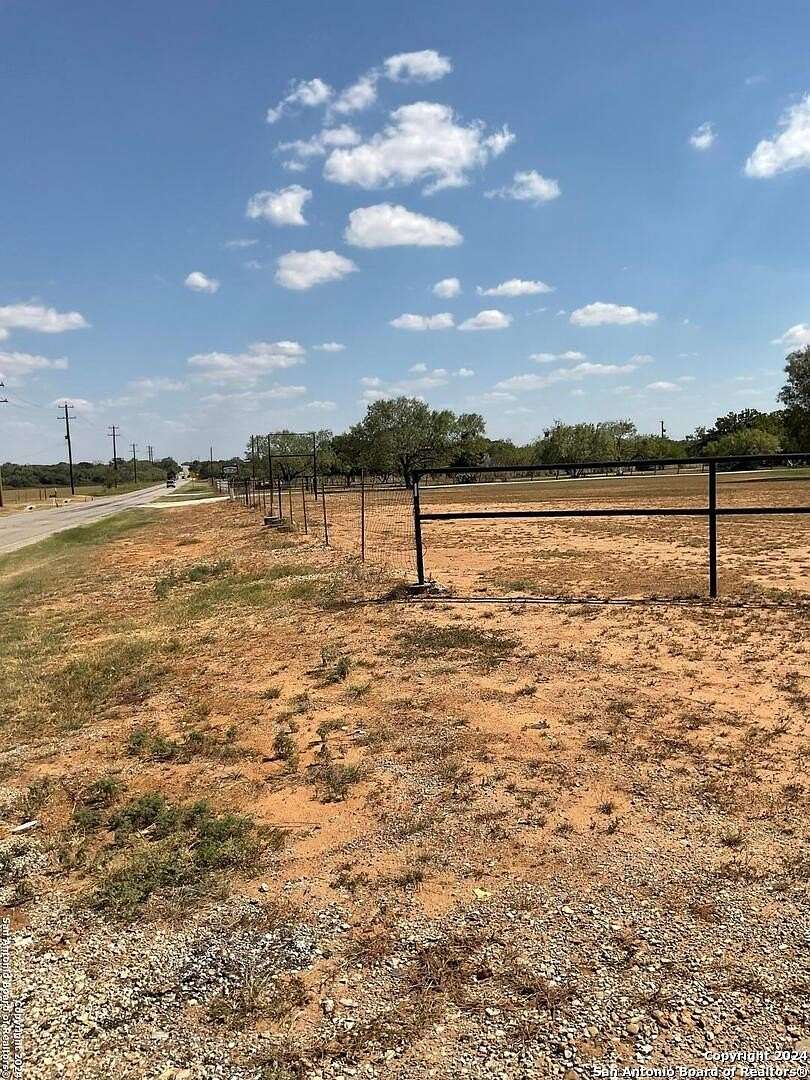 8.33 Acres of Improved Mixed-Use Land for Sale in Lytle, Texas
