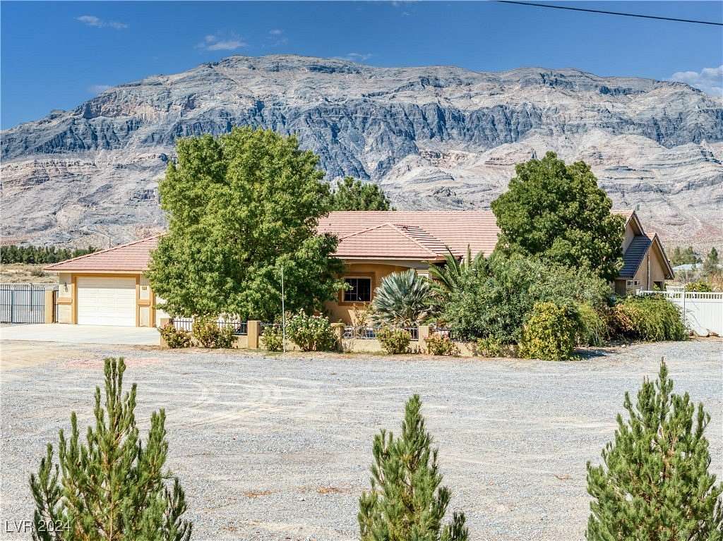 2.5 Acres of Residential Land with Home for Sale in Pahrump, Nevada