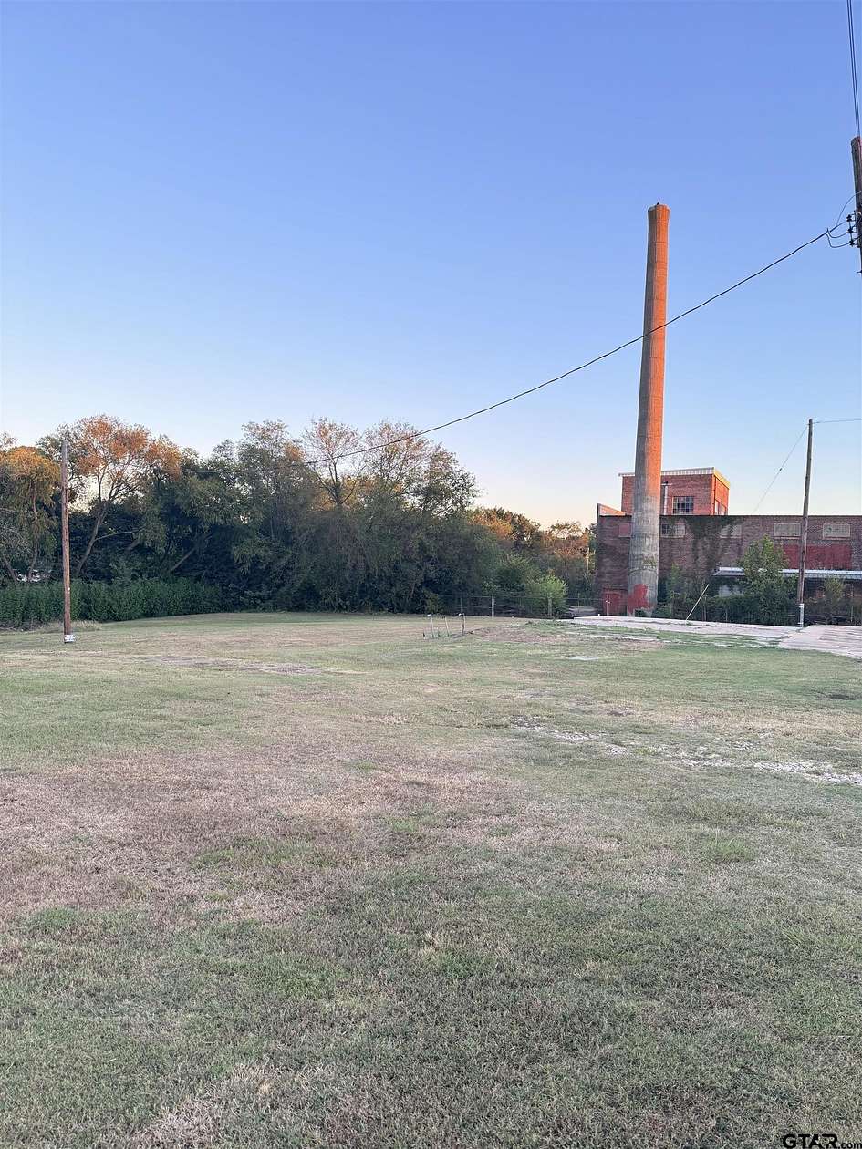 0.78 Acres of Commercial Land for Sale in Mount Pleasant, Texas