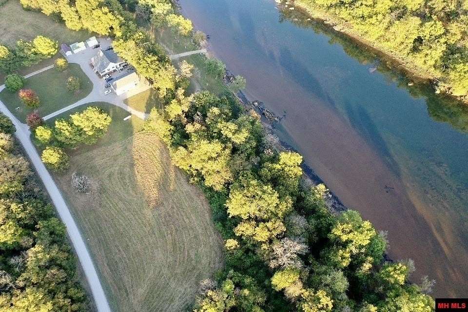 1.5 Acres of Land for Sale in Flippin, Arkansas