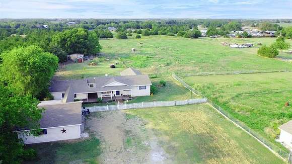 3.41 Acres of Residential Land with Home for Sale in Farmersville, Texas