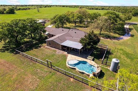 154.94 Acres of Land with Home for Sale in Sunset, Texas