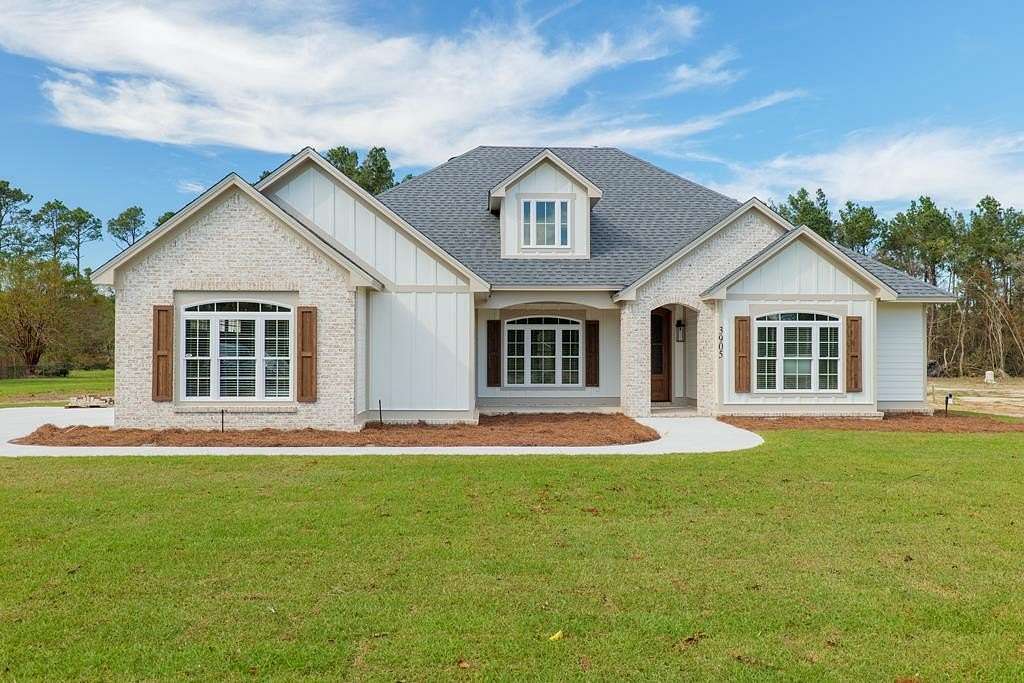 2.5 Acres of Residential Land with Home for Sale in Valdosta, Georgia