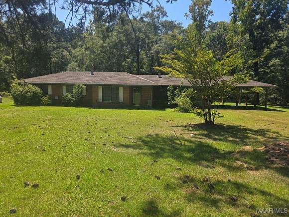 9 Acres of Residential Land with Home for Sale in Grady, Alabama