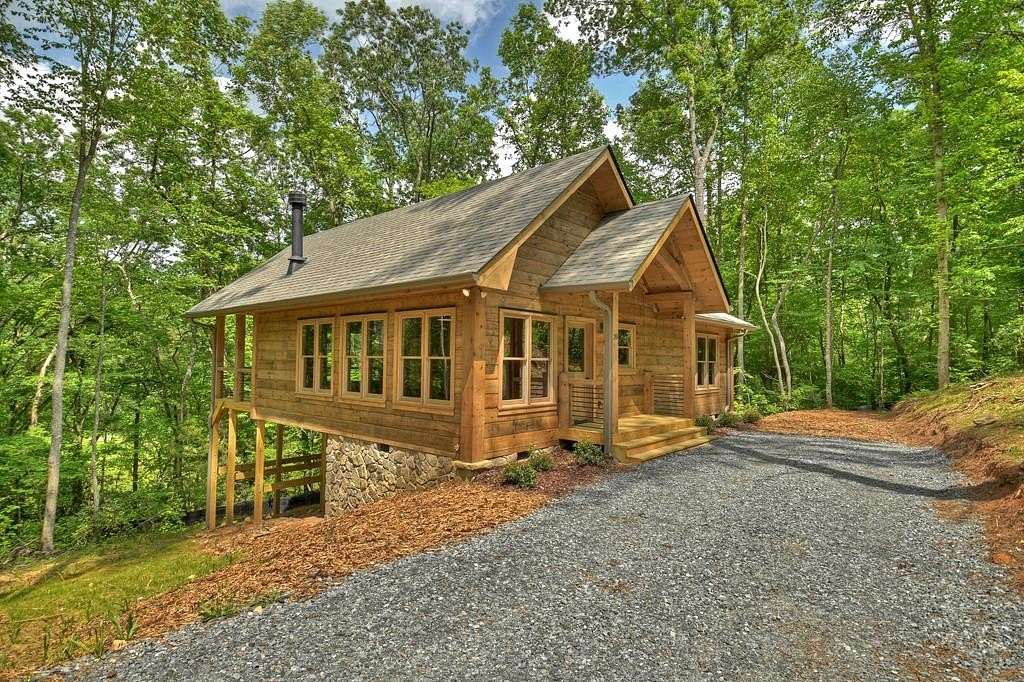 3.14 Acres of Residential Land with Home for Sale in Ellijay, Georgia