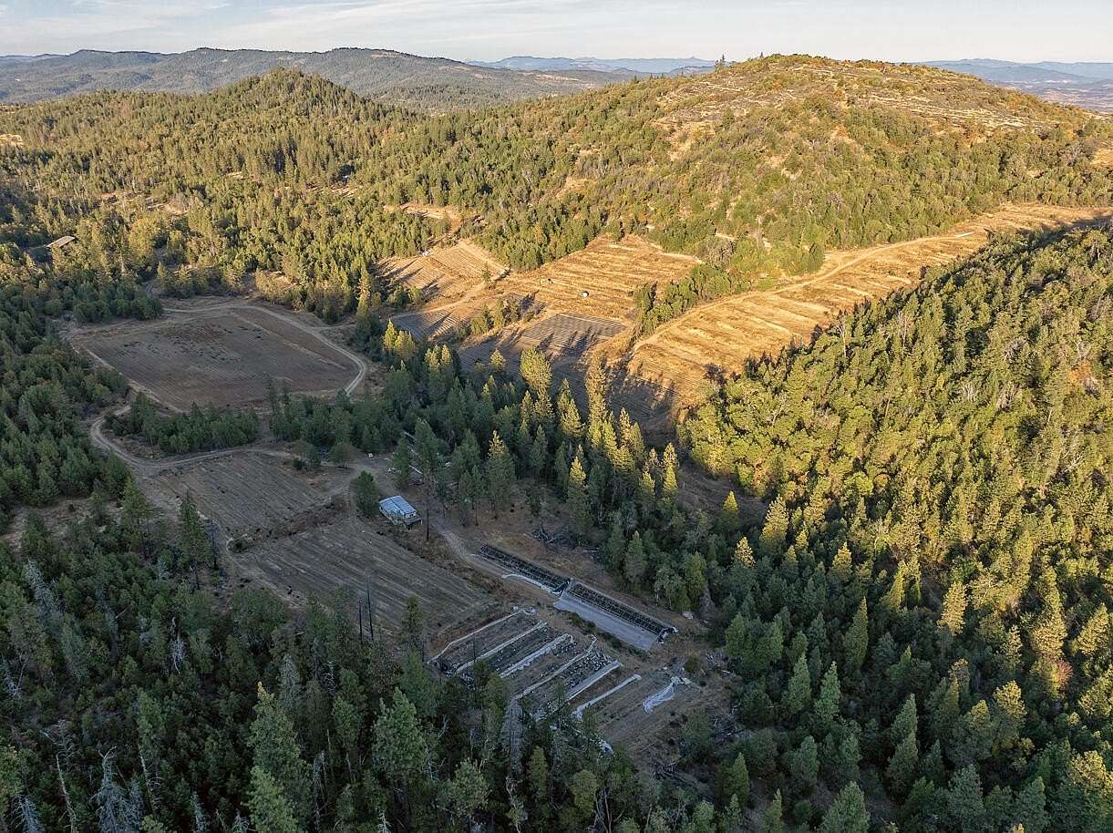 160 Acres of Land for Sale in Gold Hill, Oregon