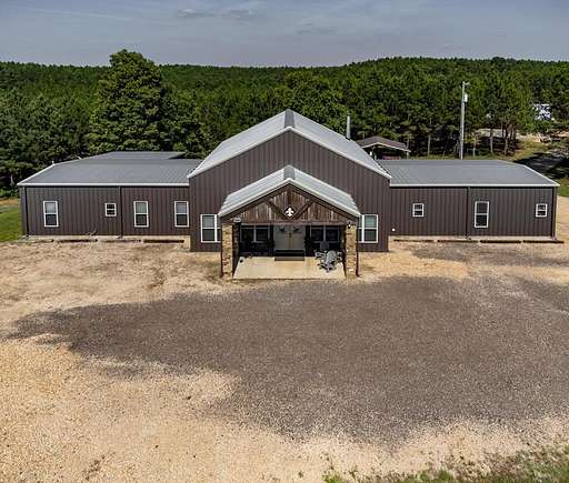 844.9 Acres of Land with Home for Sale in Decatur, Mississippi