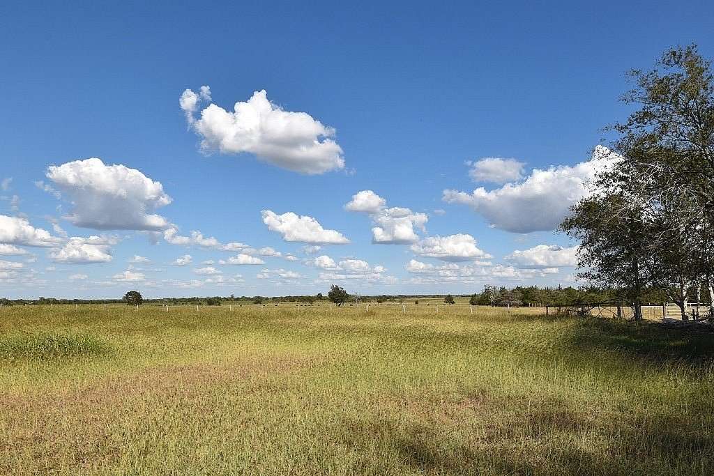 3.026 Acres of Agricultural Land for Sale in Schulenburg, Texas