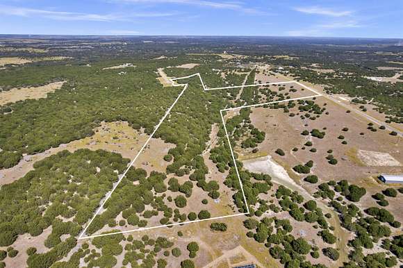 28 Acres of Agricultural Land for Sale in Lampasas, Texas