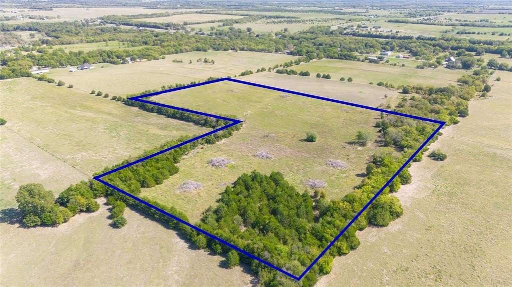 15 Acres of Land for Sale in Celeste, Texas