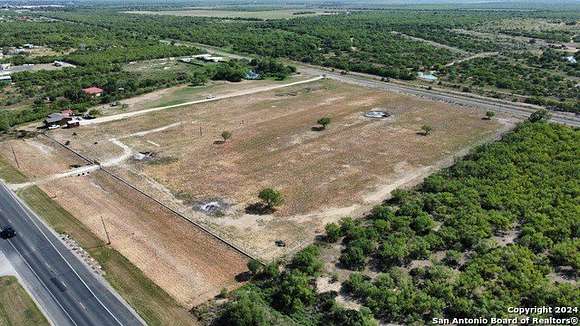 10 Acres of Mixed-Use Land for Sale in Crystal City, Texas