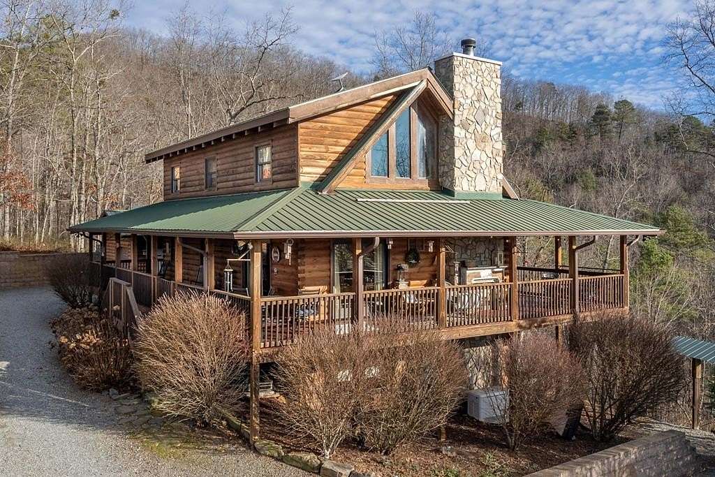 20.864 Acres of Land with Home for Sale in Bryson City, North Carolina