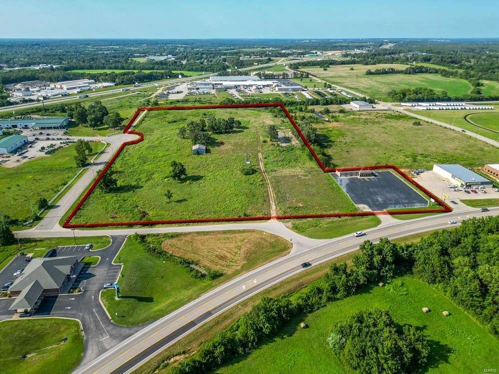 19.5 Acres of Improved Commercial Land for Sale in Lebanon, Missouri