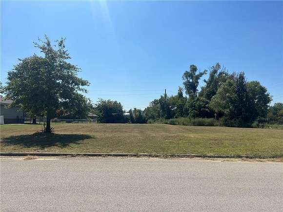 0.5 Acres of Land for Sale in Independence, Kansas