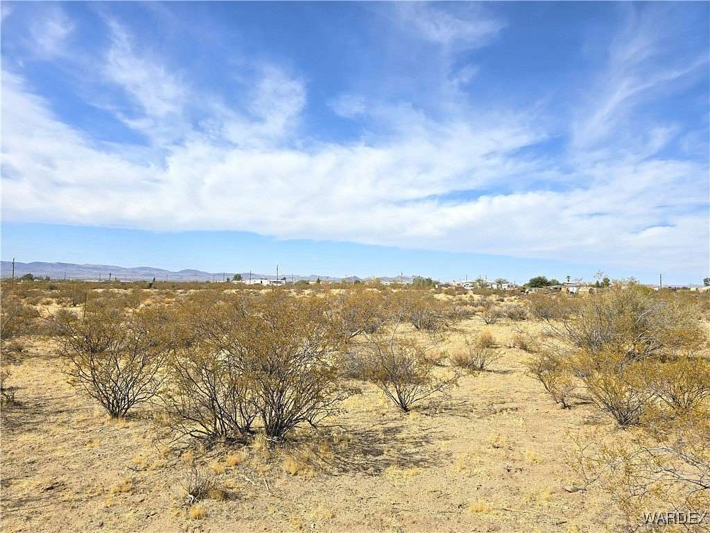 2.2 Acres of Residential Land for Sale in Golden Valley, Arizona