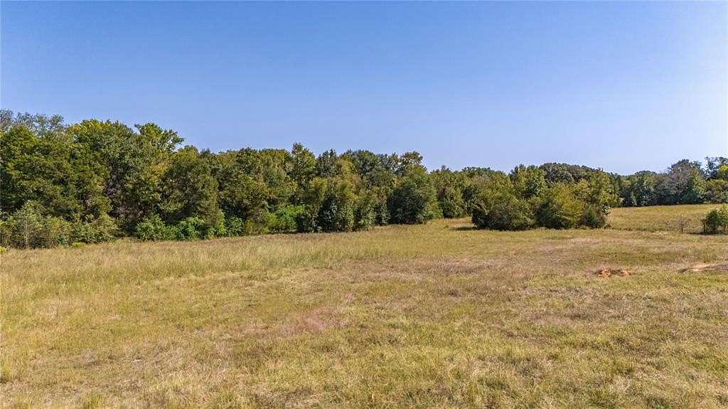 6 Acres of Residential Land for Sale in Van, Texas