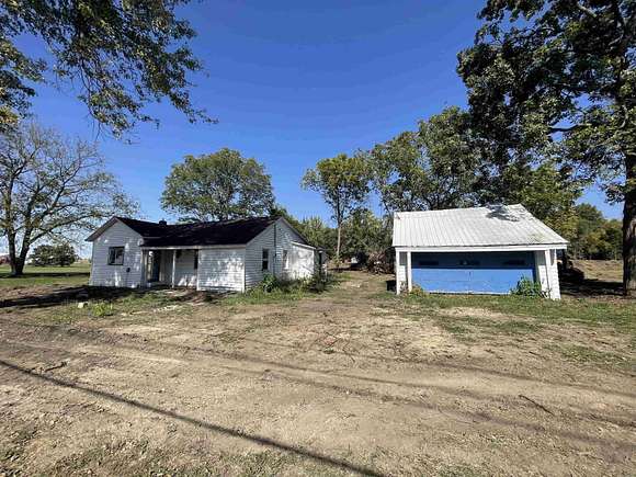 5.19 Acres of Residential Land with Home for Sale in Durand, Illinois