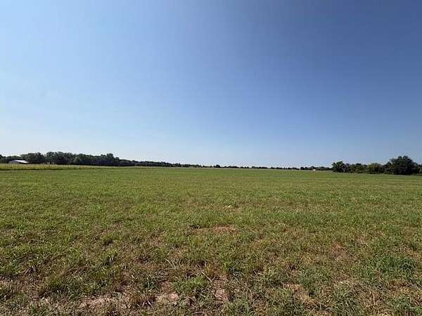 8 Acres of Residential Land for Sale in Miami, Oklahoma