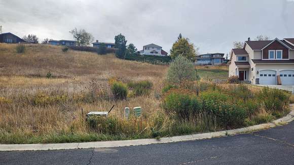 1.06 Acres of Residential Land for Sale in Pullman, Washington