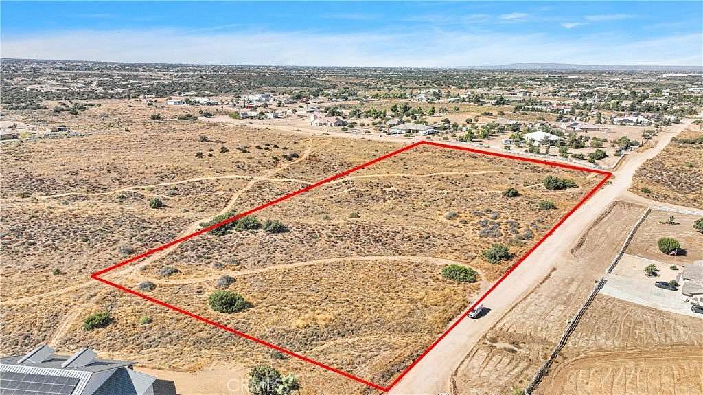 4 Acres of Residential Land for Sale in Oak Hills, California