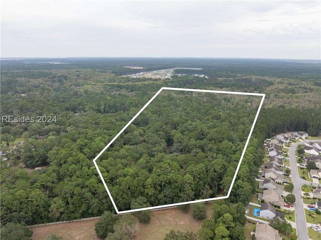 28 Acres of Mixed-Use Land for Sale in Bluffton, South Carolina