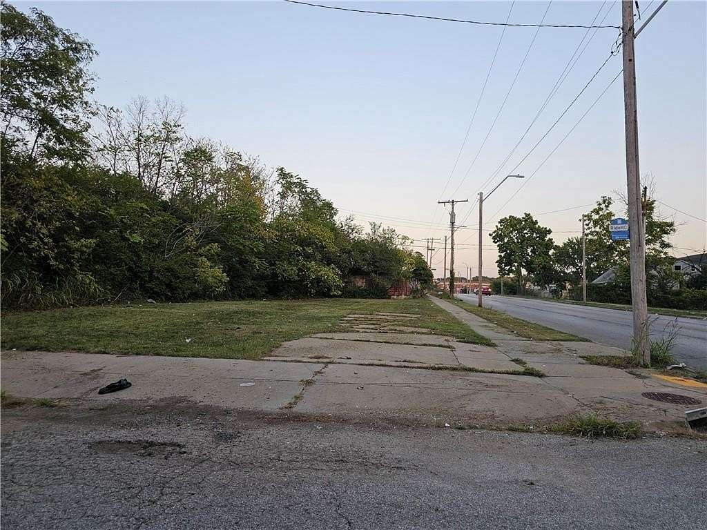 0.865 Acres of Mixed-Use Land for Sale in Kansas City, Missouri