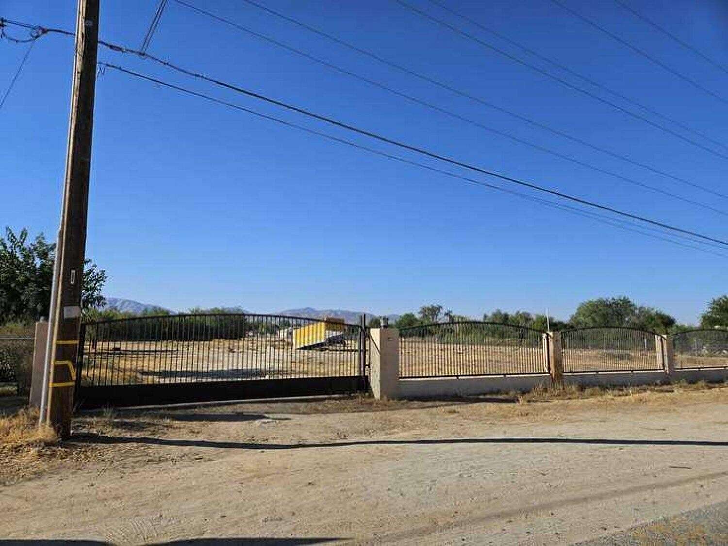 Residential Land for Sale in Sun Village, California