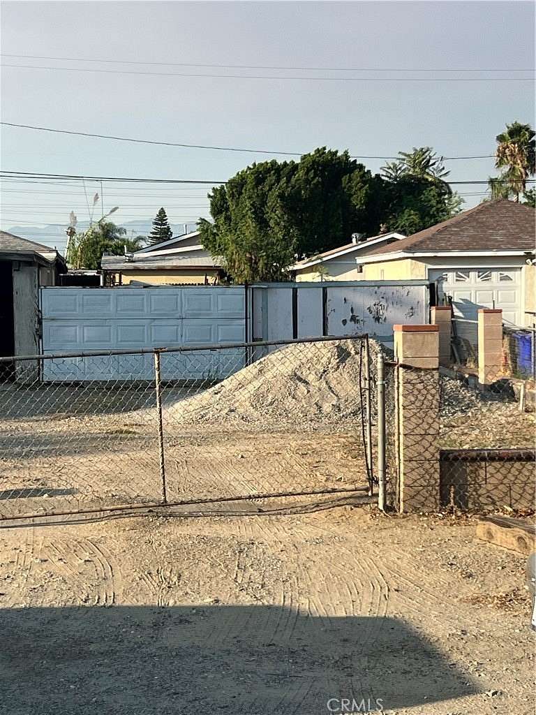 0.086 Acres of Residential Land for Sale in Bloomington, California