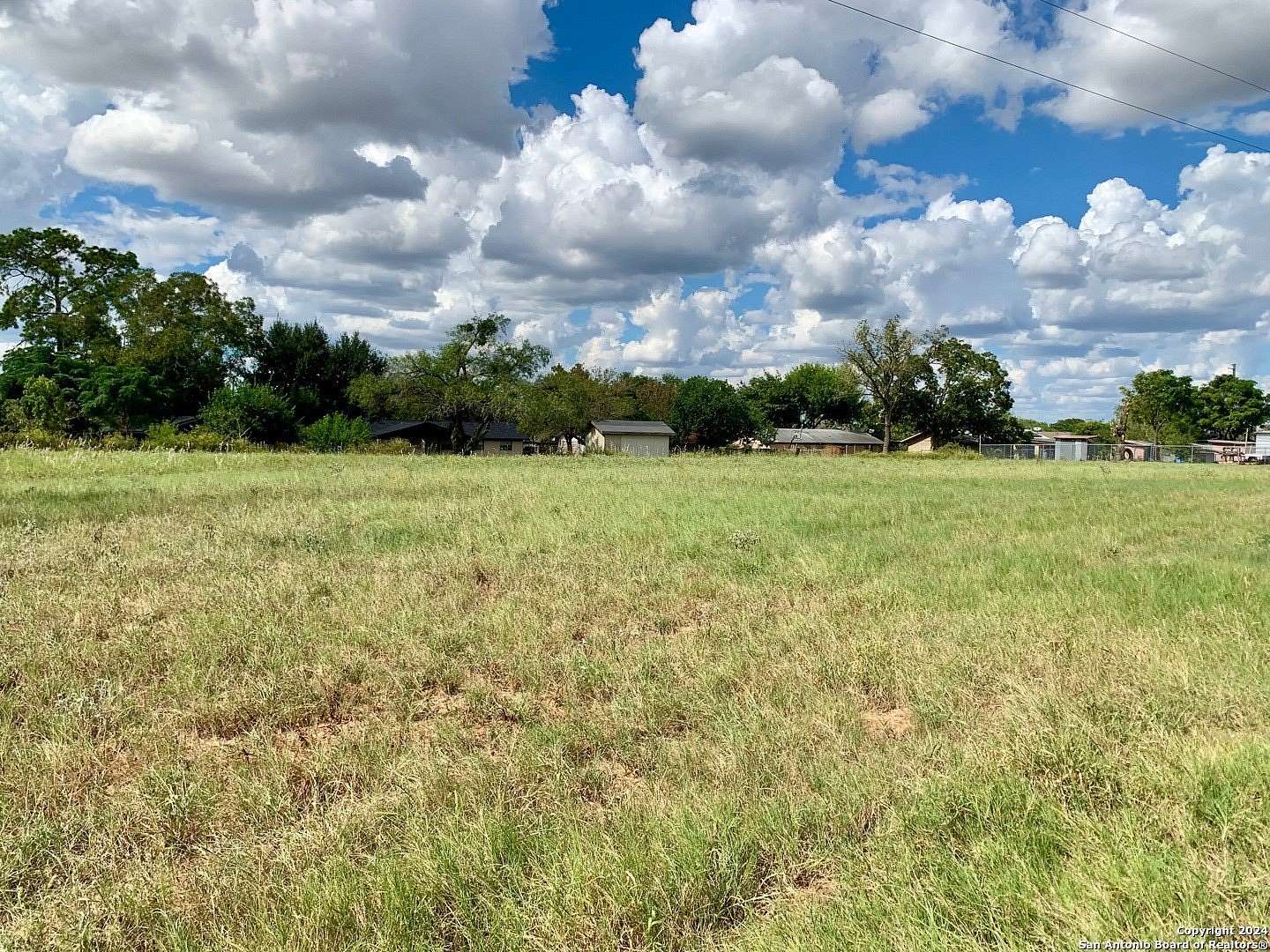 1.5 Acres of Residential Land for Sale in Floresville, Texas