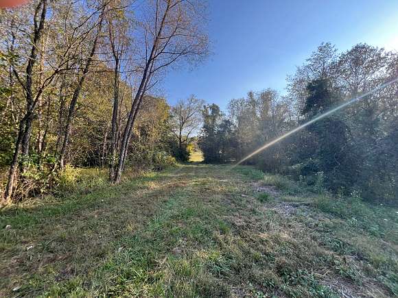 20 Acres of Land with Home for Sale in Bourbon, Missouri