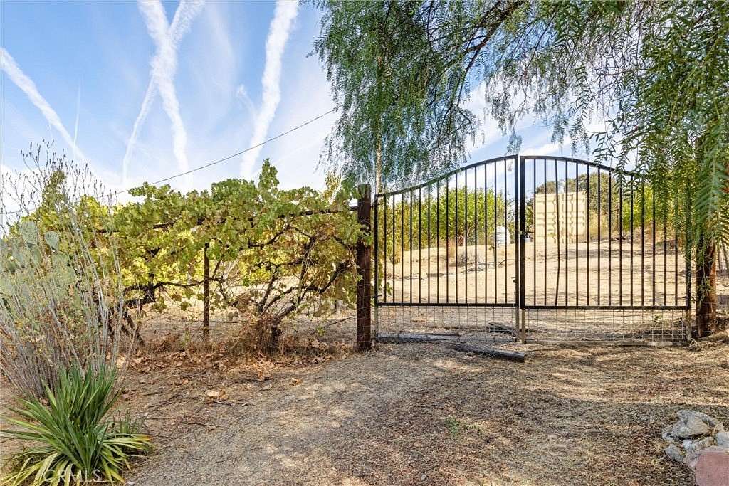 41 Acres of Land with Home for Sale in Bradley, California