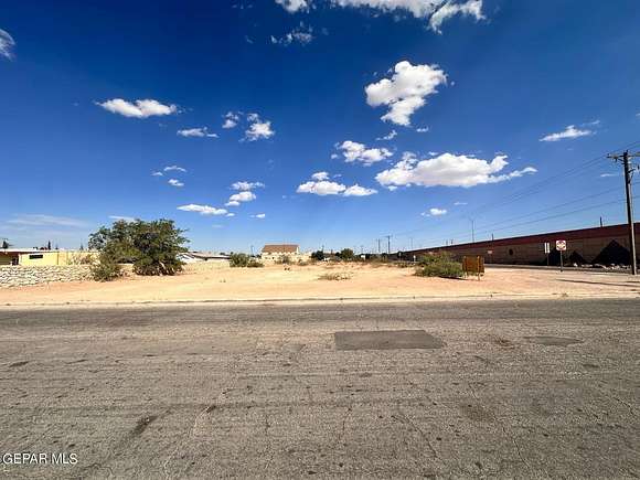 1.03 Acres of Mixed-Use Land for Sale in El Paso, Texas