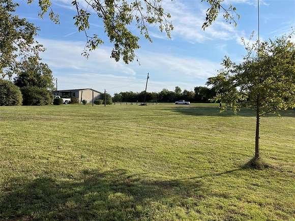 0.994 Acres of Residential Land for Sale in Southmayd, Texas