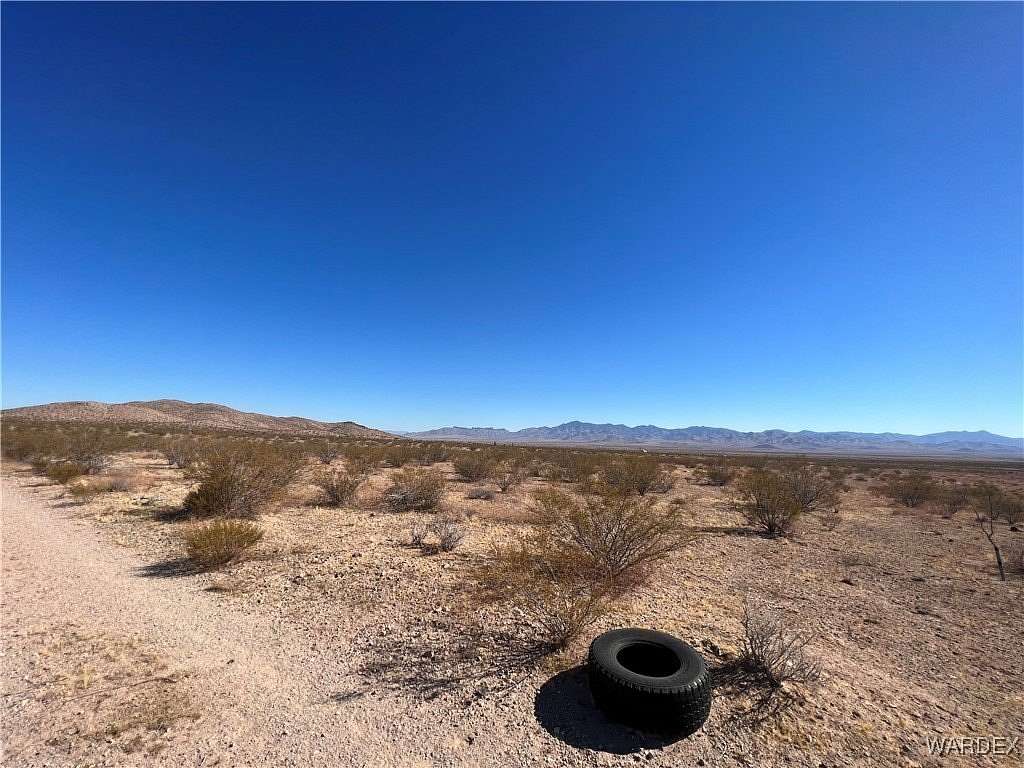 5 Acres of Land for Sale in Dolan Springs, Arizona