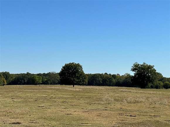 173.771 Acres of Land with Home for Sale in Talco, Texas