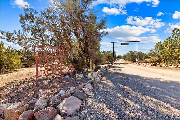 40 Acres of Land with Home for Sale in Kingman, Arizona