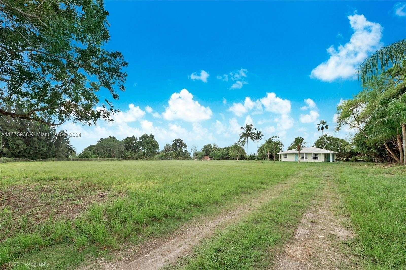 2.14 Acres of Residential Land with Home for Sale in Miami, Florida