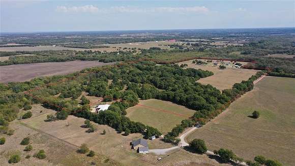 65.103 Acres of Improved Land for Sale in Savoy, Texas