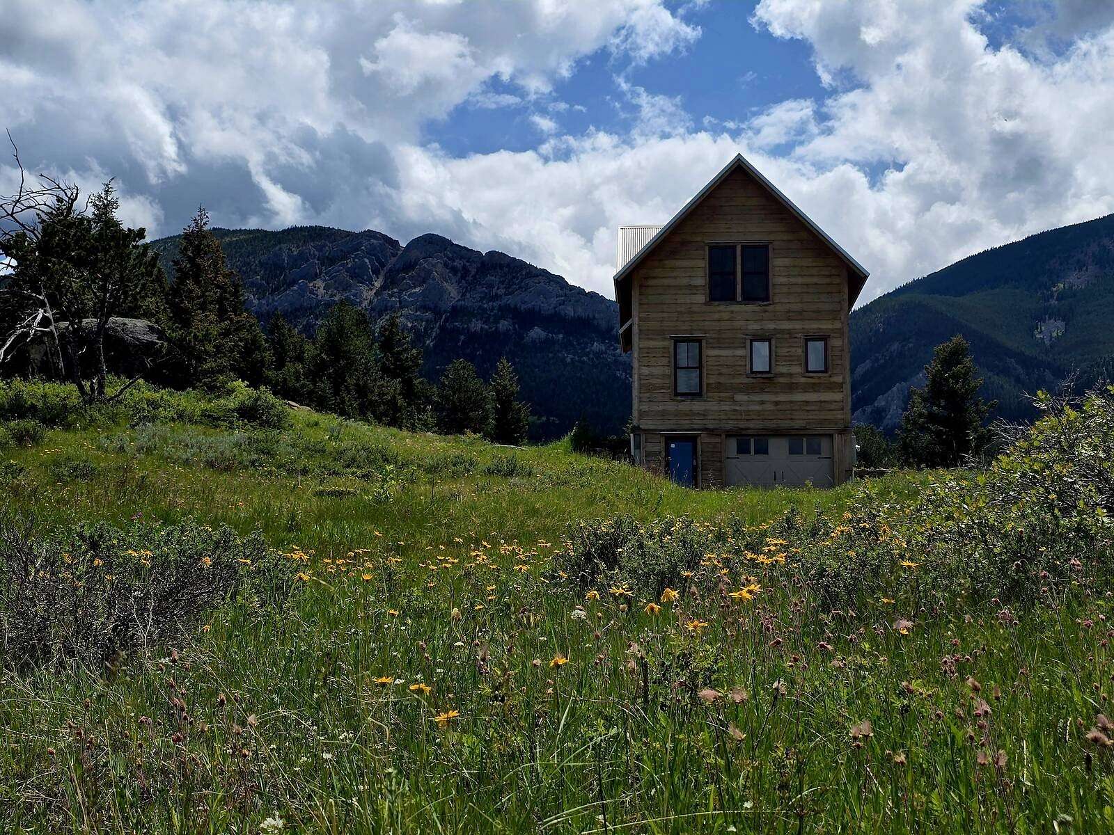 10 Acres of Residential Land with Home for Sale in Nye, Montana